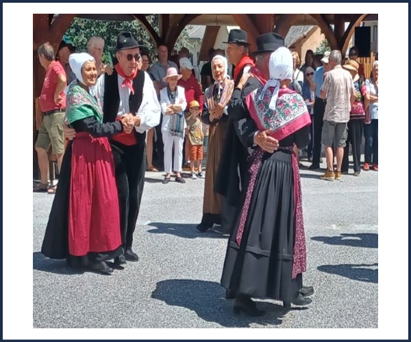 Baratier. Groupe folklorique Revioure
