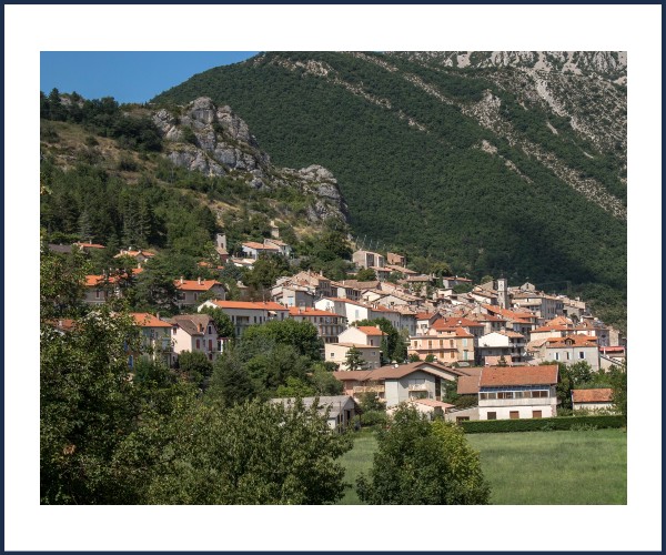 Visite guidée du village médiéval de Serres, petite Cité de Caractère