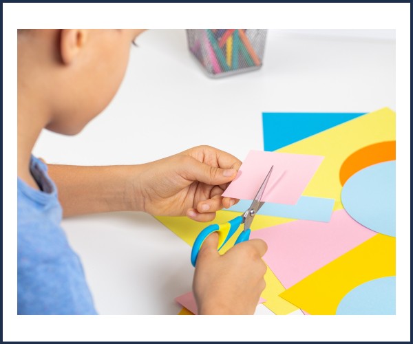 Gap. Atelier en famille diorama nocturne en papier