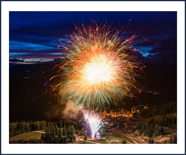 Les Orres. Concert DJ et Feu d'Artifice