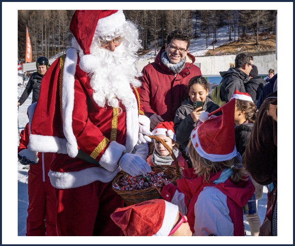 Les Orres. Arrivée du Père Noël 2024