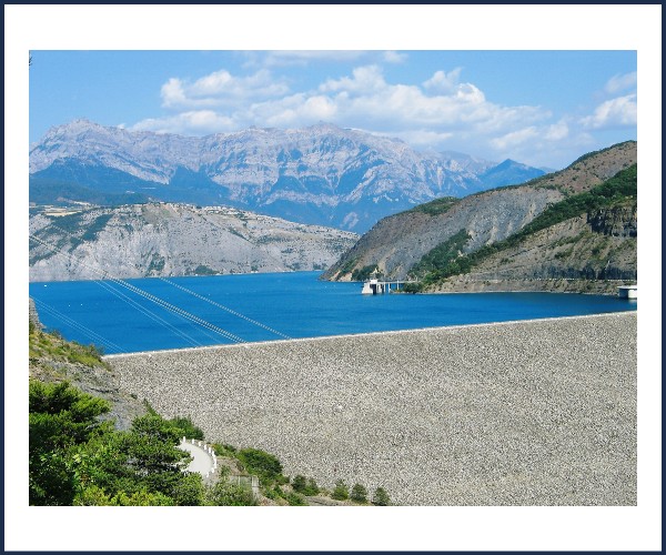 Embrun. Conférence sur le barrage et le lac de Serre Ponçon