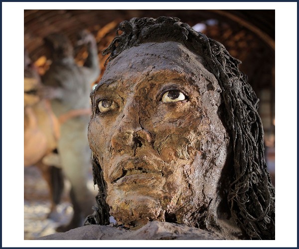 Mont Dauphin. Exposition, Little Bighorn, par Ousmane Sow