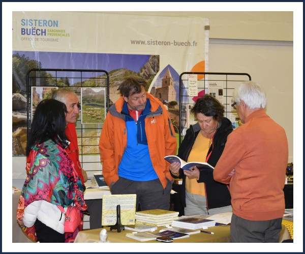 Laragne Montéglin. 10ème Salon du livre et du marque page