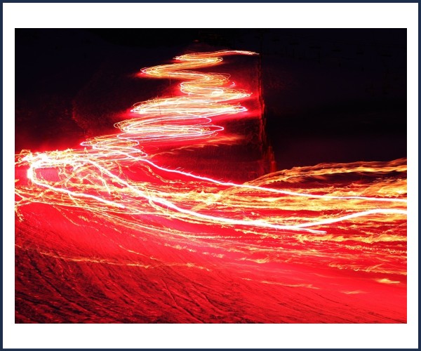 Molines en Queyras. Spectacle de magie et descente aux Flambeaux