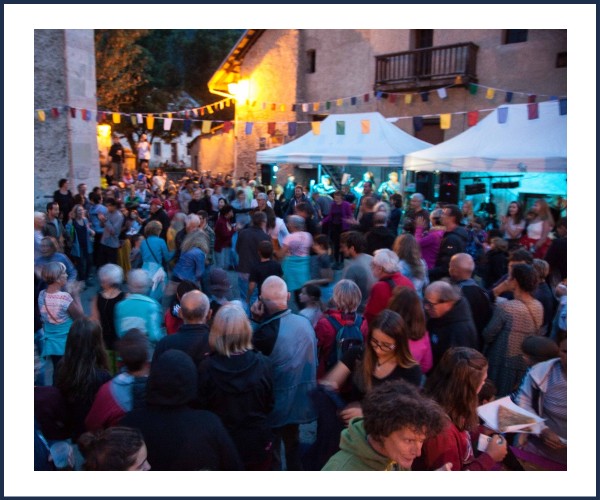 Névache. Bal au Village