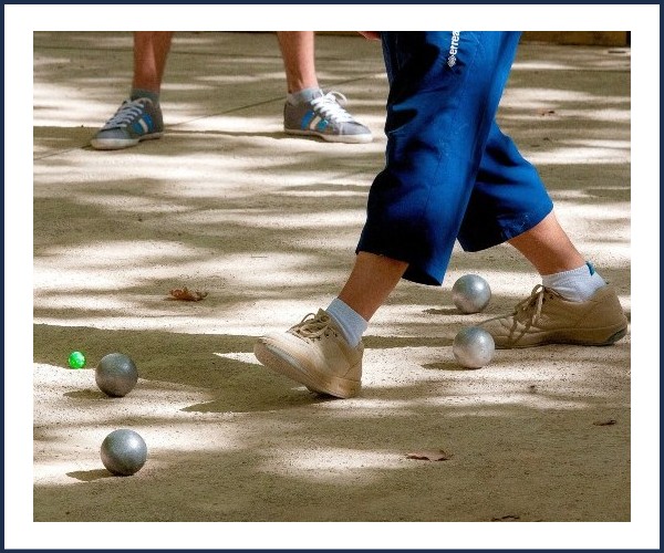 Garde Colombe. Foire aux Dindes. Concours de pétanque