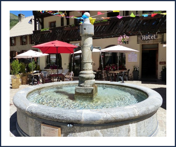 Villar d'Arène. Visites au fil des Fontaines