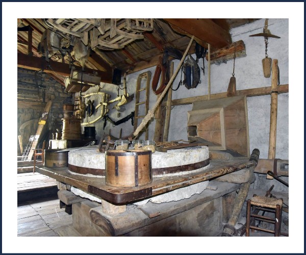 Villar d'Arène. Visite commentée du Moulin à Grains